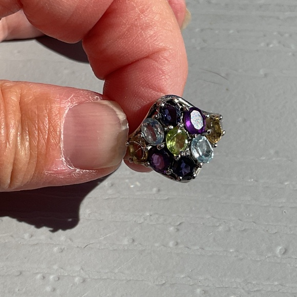 Fashion ring multicolored crystal stones silvertone setting size 8 - Picture 7 of 8